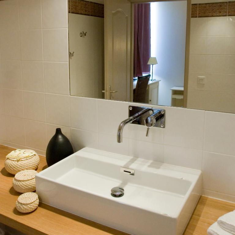 Hotel Logis Auberge Cote Jardin Lézignan-Corbières Pokój zdjęcie