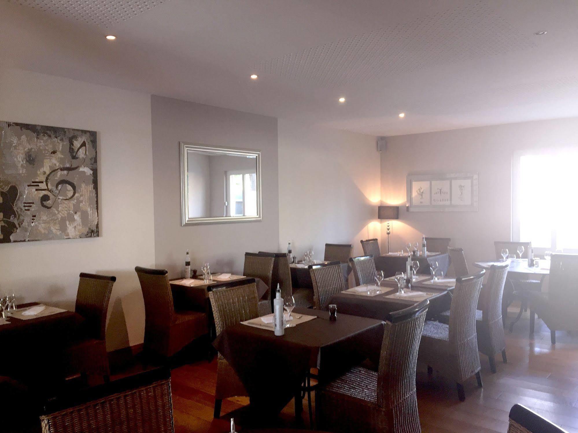 Hotel Logis Auberge Cote Jardin Lézignan-Corbières Zewnętrze zdjęcie