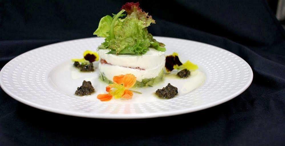 Hotel Logis Auberge Cote Jardin Lézignan-Corbières Zewnętrze zdjęcie