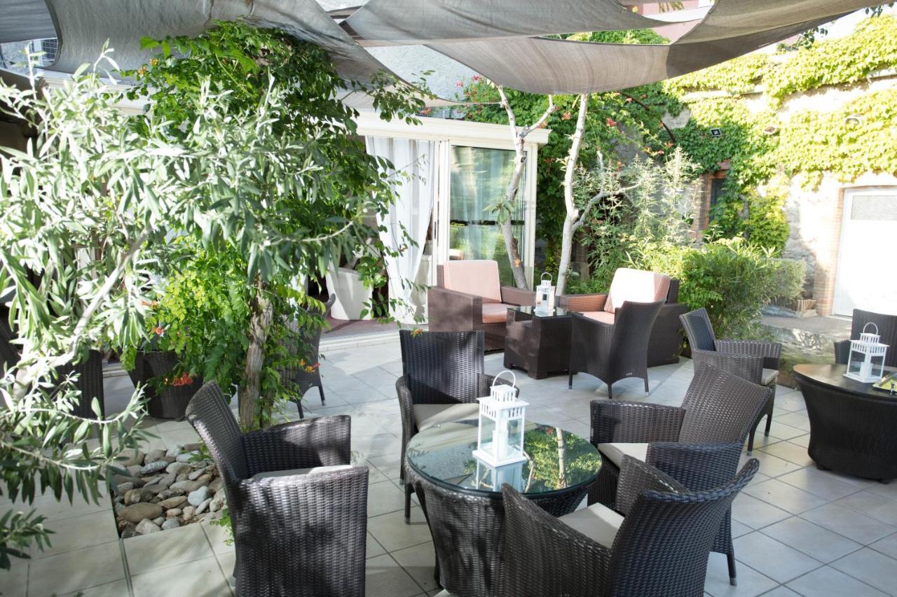 Hotel Logis Auberge Cote Jardin Lézignan-Corbières Zewnętrze zdjęcie